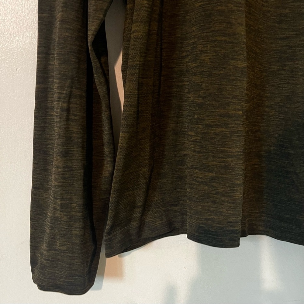 Lululemon | 1/4 Zip Up Long Sleeve - Picture 4 of 14